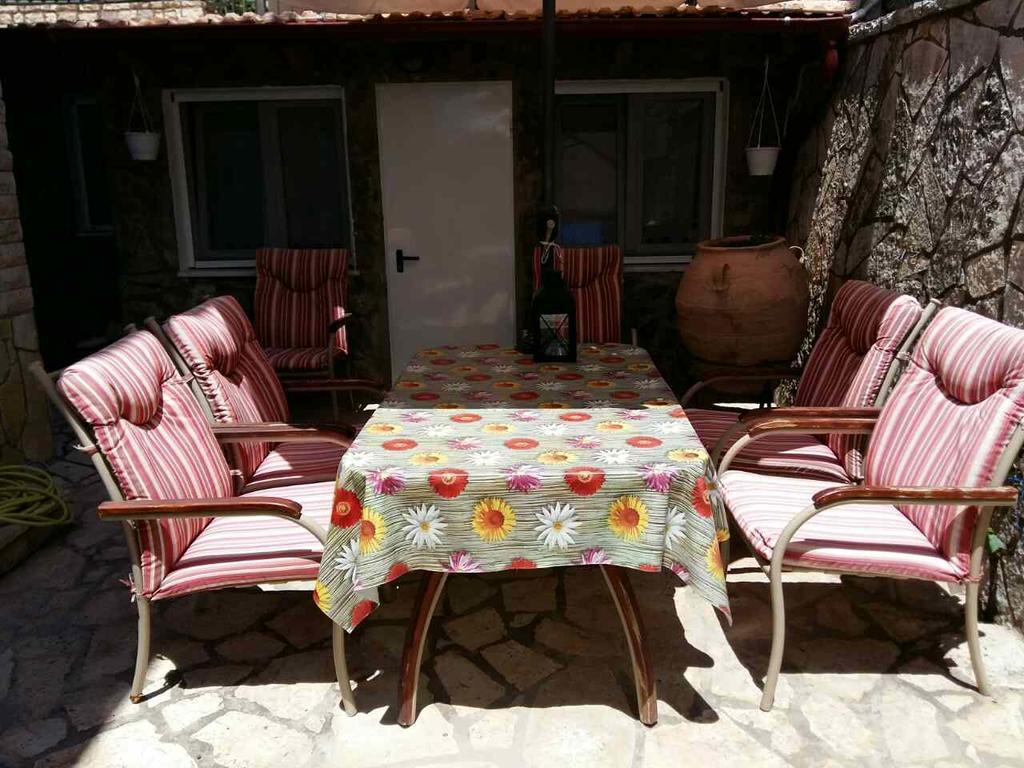 Kristallia Rooms Monasztiráki Kültér fotó