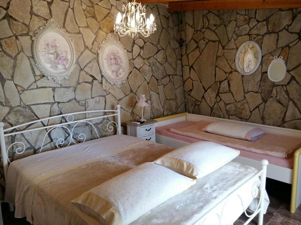 Kristallia Rooms Monasztiráki Kültér fotó